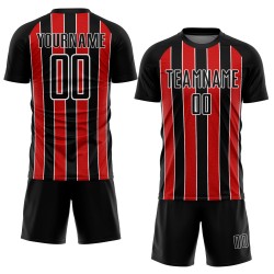 Aangepast zwart rood-wit gesublimeerd voetbaltenue-shirt
